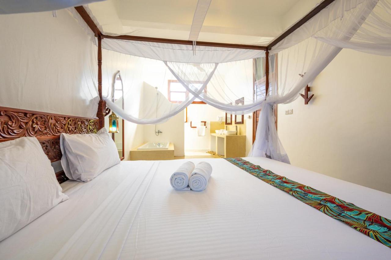 Tasneem Islamic Luxury Suites Jambiani  Exterior photo