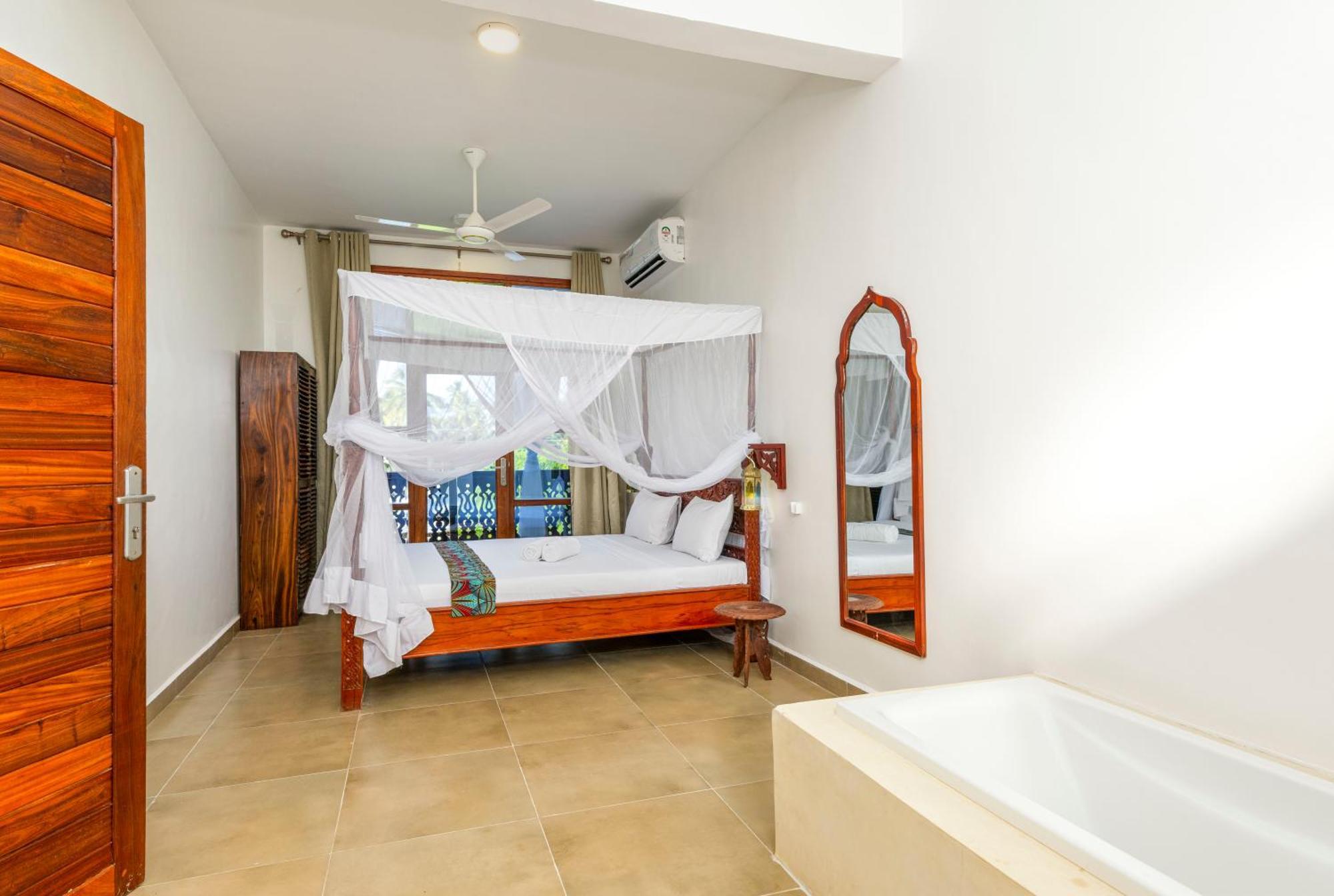 Tasneem Islamic Luxury Suites Jambiani  Exterior photo