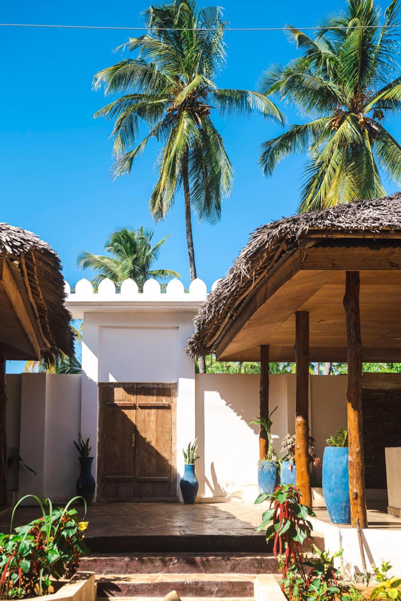 Tasneem Islamic Luxury Suites Jambiani  Exterior photo