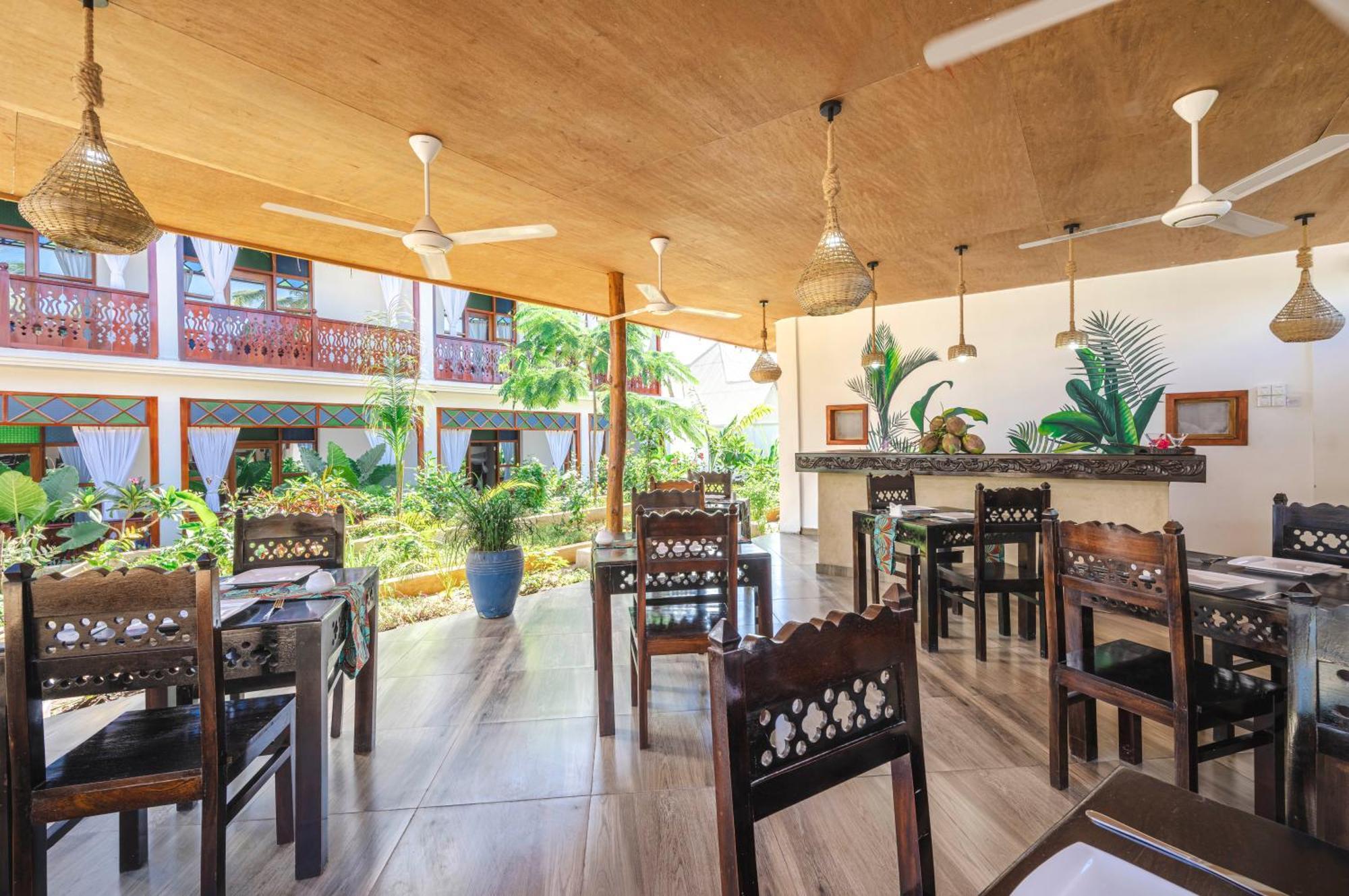 Tasneem Islamic Luxury Suites Jambiani  Exterior photo